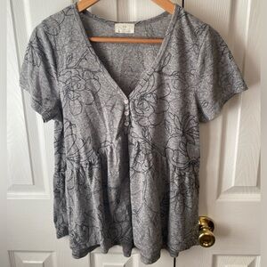 t.la Anthropologie Wilder Gray Heather Floral V-Neck Babydoll Top SZ S